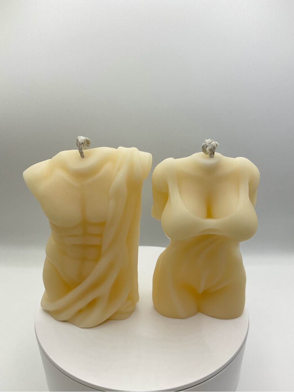 🕯️🌊NIB Handmade Body Sculpture scented Candles - Picture 1 of 4